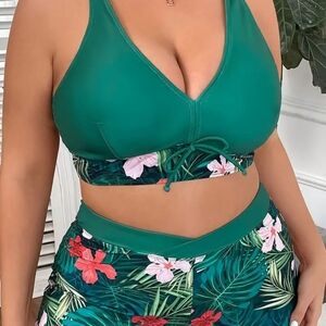 Plus Size Tropical Getaway 2 Piece Swimsuit Set - V Neck Tie Front !!